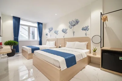Chambre double avec deux lits doubles — Bin Bin Hotel 9 - Near Tâm Anh Hospital